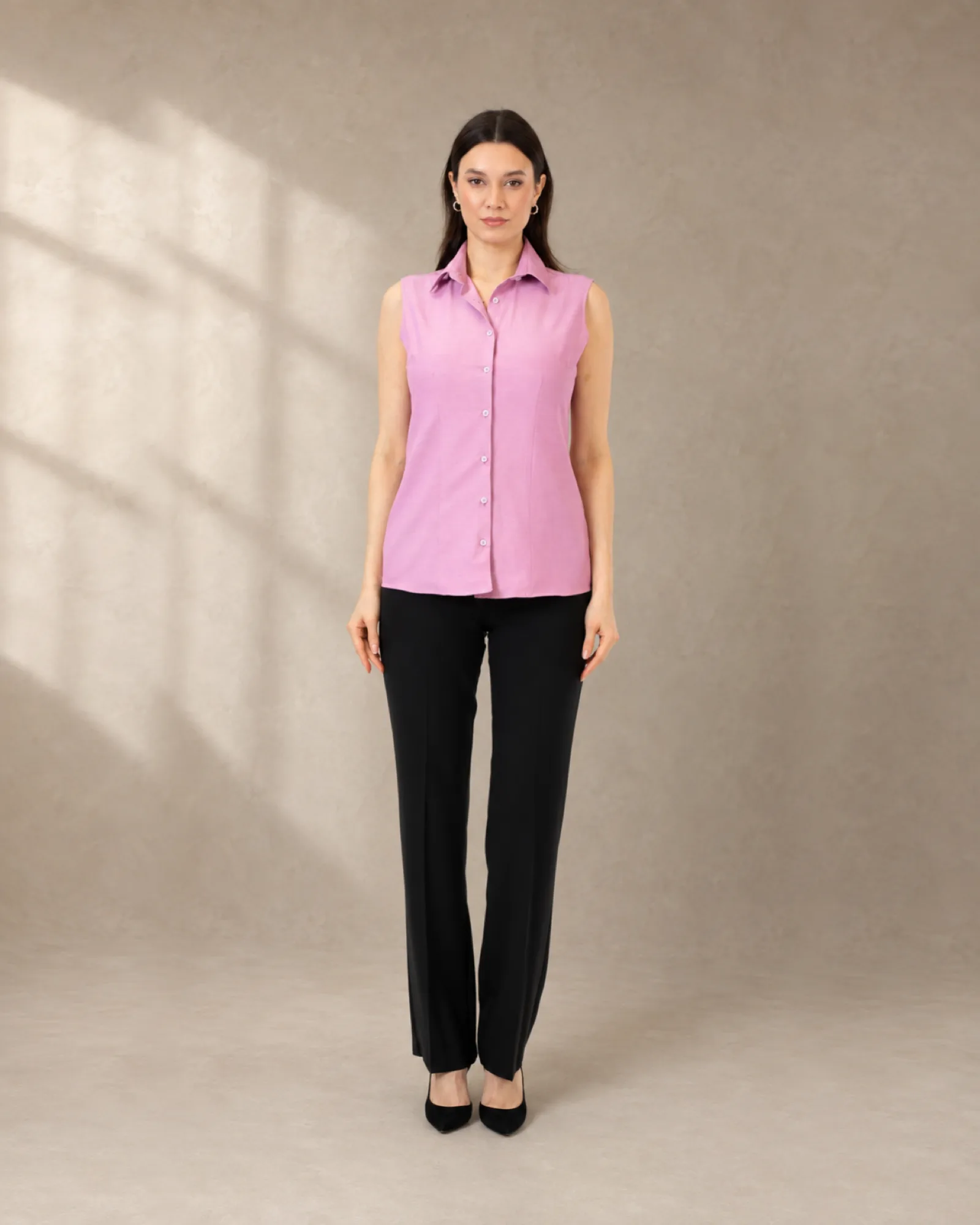 Kadın gül kurusu pamuk polyester slim fit kolsuz gömlek ön görünüm